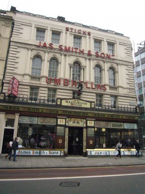 ロンドン　大英博物館近くの老舗傘店